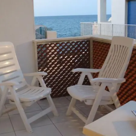 La Terrazza Rossa 빌라노바 디 오스투니